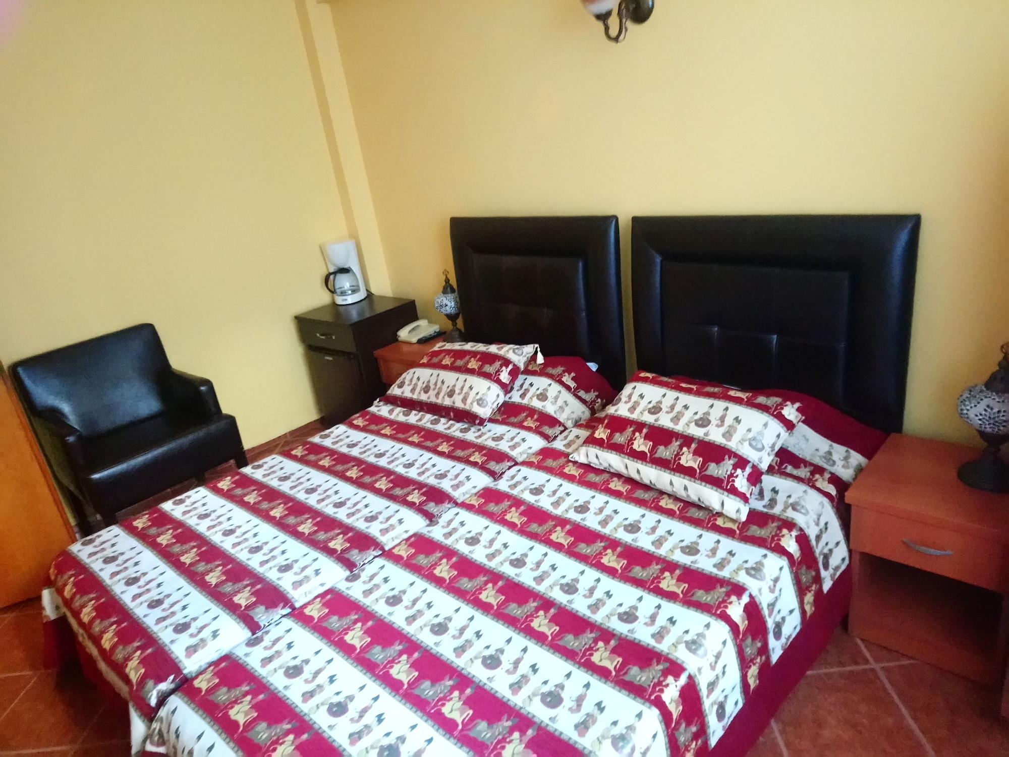 Cosmopolitan Park Hotel Истанбул Екстериор снимка